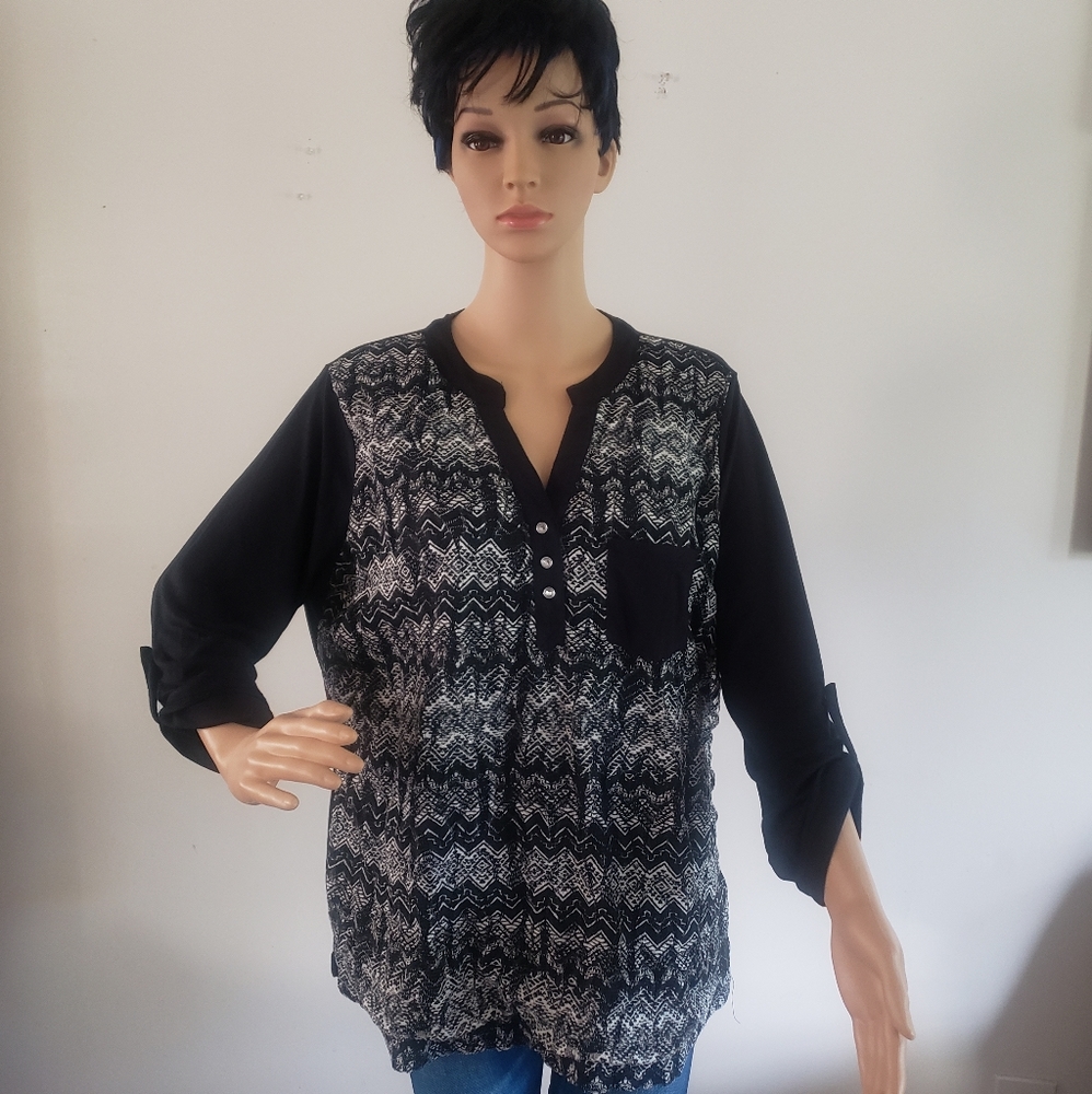 Women's fabulous floral Top.
